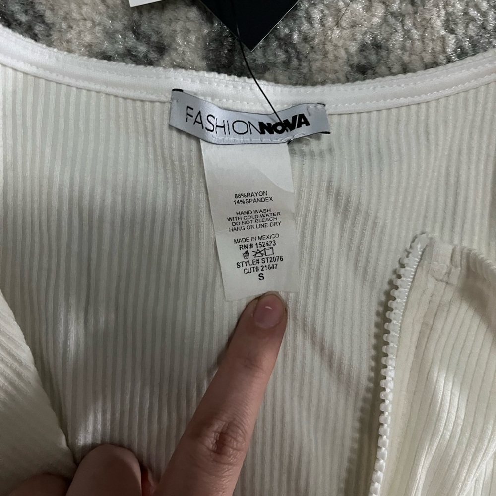 Two Way Zipper Ribbed Cardigan Top - Picture 3 of 6